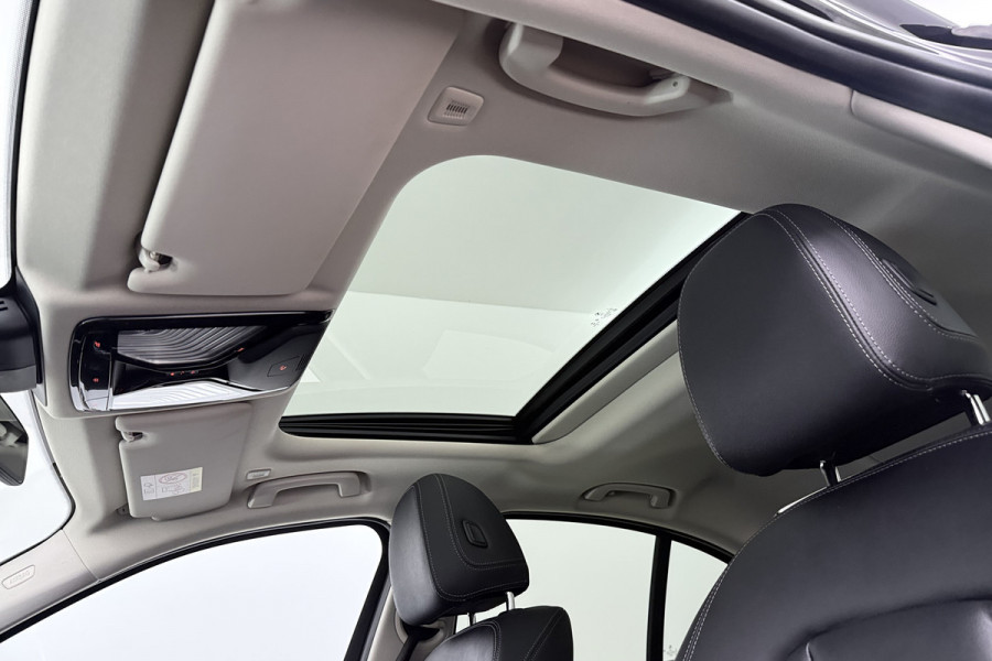 BMW 3-serie 320i High Executive (PANORAMADAK, DEALER ONDERHOUDEN, STUUR-/STOELVERWARMING, SFEERVERLICHTING)