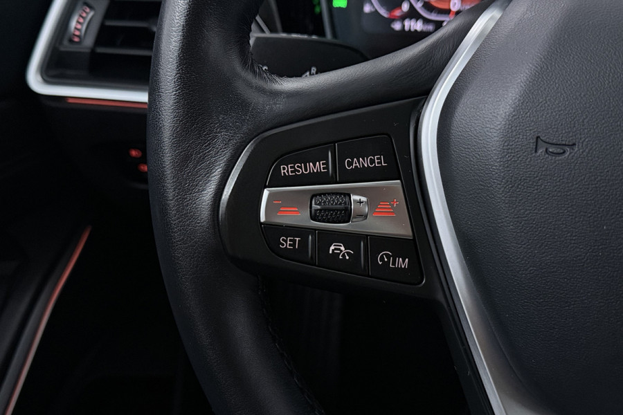 BMW 3-serie 320i High Executive (PANORAMADAK, DEALER ONDERHOUDEN, STUUR-/STOELVERWARMING, SFEERVERLICHTING)