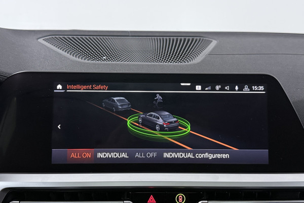 BMW 3-serie 320i High Executive (PANORAMADAK, DEALER ONDERHOUDEN, STUUR-/STOELVERWARMING, SFEERVERLICHTING)