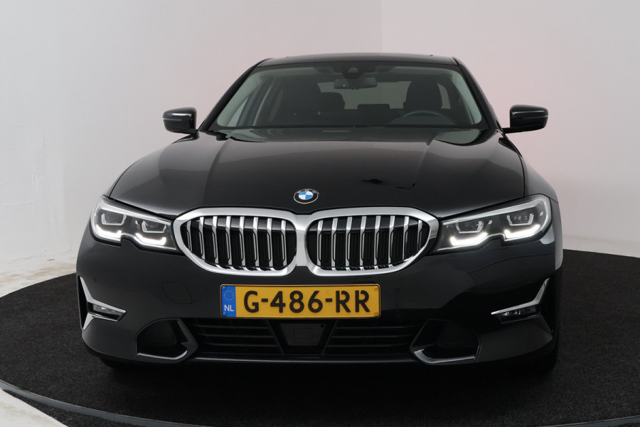 BMW 3-serie 320i High Executive (PANORAMADAK, DEALER ONDERHOUDEN, STUUR-/STOELVERWARMING, SFEERVERLICHTING)