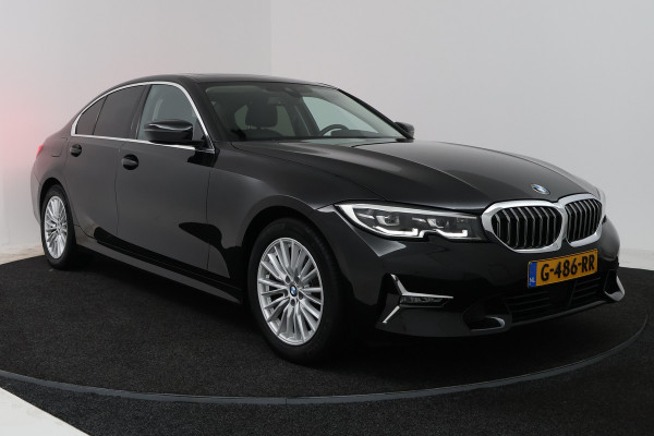 BMW 3-serie 320i High Executive (PANORAMADAK, DEALER ONDERHOUDEN, STUUR-/STOELVERWARMING, SFEERVERLICHTING)