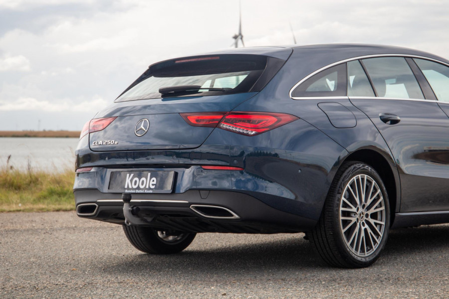 Mercedes-Benz CLA-Klasse Shooting Brake 250 e Business Solution CARPLAY / TREKHAAK / AMBIENT LIGHTING / CAMERA