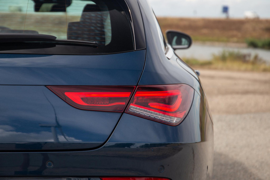 Mercedes-Benz CLA-Klasse Shooting Brake 250 e Business Solution CARPLAY / TREKHAAK / AMBIENT LIGHTING / CAMERA
