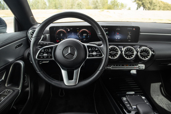 Mercedes-Benz CLA-Klasse Shooting Brake 250 e Business Solution CARPLAY / TREKHAAK / AMBIENT LIGHTING / CAMERA