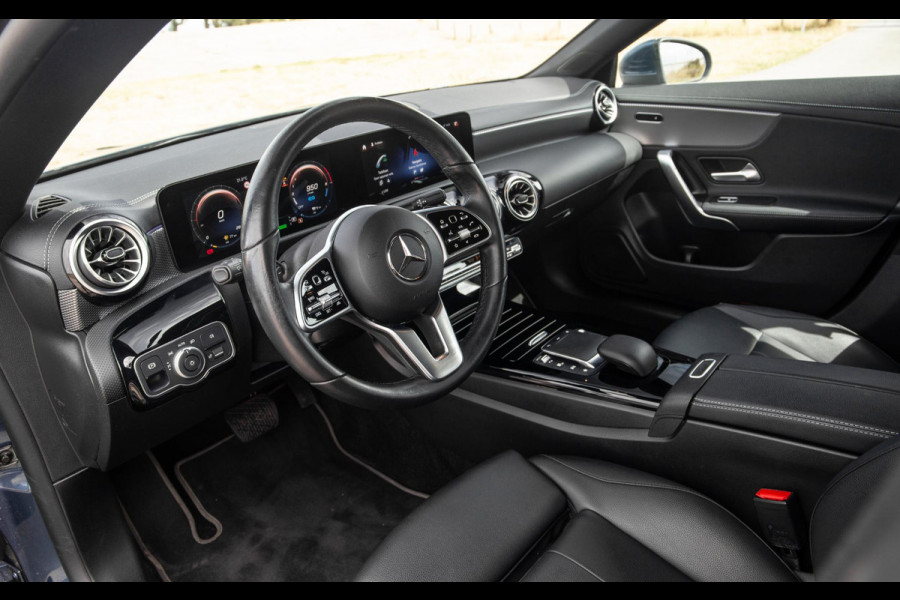 Mercedes-Benz CLA-Klasse Shooting Brake 250 e Business Solution CARPLAY / TREKHAAK / AMBIENT LIGHTING / CAMERA