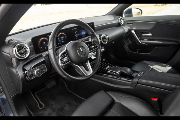 Mercedes-Benz CLA-Klasse Shooting Brake 250 e Business Solution CARPLAY / TREKHAAK / AMBIENT LIGHTING / CAMERA