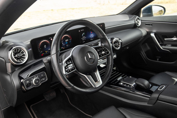 Mercedes-Benz CLA-Klasse Shooting Brake 250 e Business Solution CARPLAY / TREKHAAK / AMBIENT LIGHTING / CAMERA
