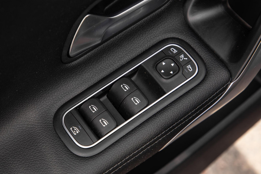 Mercedes-Benz CLA-Klasse Shooting Brake 250 e Business Solution CARPLAY / TREKHAAK / AMBIENT LIGHTING / CAMERA