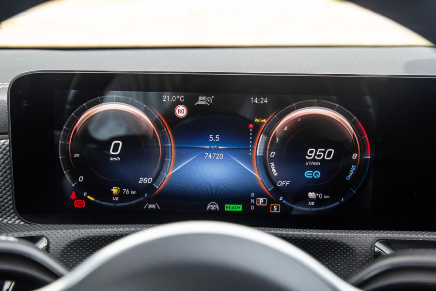 Mercedes-Benz CLA-Klasse Shooting Brake 250 e Business Solution CARPLAY / TREKHAAK / AMBIENT LIGHTING / CAMERA
