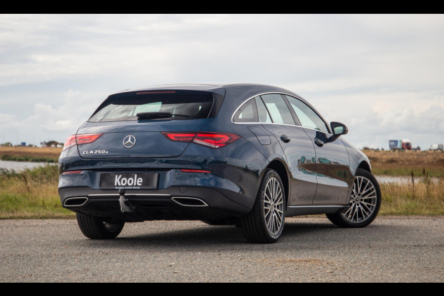 Mercedes-Benz CLA-Klasse Shooting Brake 250 e Business Solution CARPLAY / TREKHAAK / AMBIENT LIGHTING / CAMERA