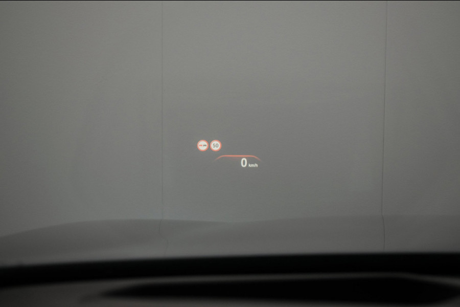 BMW 5 Serie Touring 520i High Executive Luxury Line NL-auto [ Adaptive Cruise Panoramadak Harman/Kardon El. Trekhaak 360 Camera ]