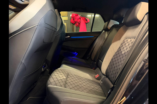 Volkswagen Golf 1.5 eTSI R-Line 3X R-Line |BTW|PANO|IQ LIGHTS|VIRTUAL|SFEERVERLICHTING|CARPLAY|CAMERA|DEALER ONDERHOUDEN|VOL!