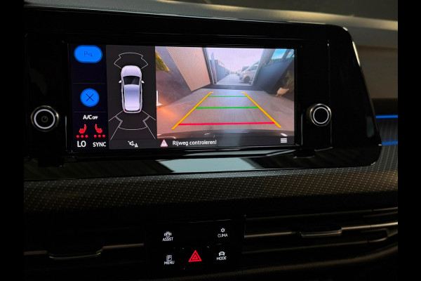Volkswagen Golf 1.5 eTSI R-Line 3X R-Line |BTW|PANO|IQ LIGHTS|VIRTUAL|SFEERVERLICHTING|CARPLAY|CAMERA|DEALER ONDERHOUDEN|VOL!