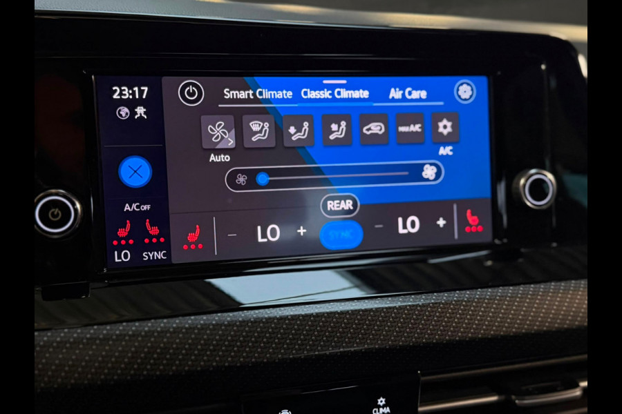 Volkswagen Golf 1.5 eTSI R-Line 3X R-Line |BTW|PANO|IQ LIGHTS|VIRTUAL|SFEERVERLICHTING|CARPLAY|CAMERA|DEALER ONDERHOUDEN|VOL!