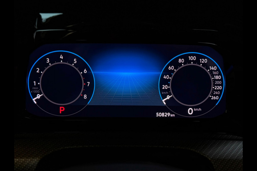 Volkswagen Golf 1.5 eTSI R-Line 3X R-Line |BTW|PANO|IQ LIGHTS|VIRTUAL|SFEERVERLICHTING|CARPLAY|CAMERA|DEALER ONDERHOUDEN|VOL!