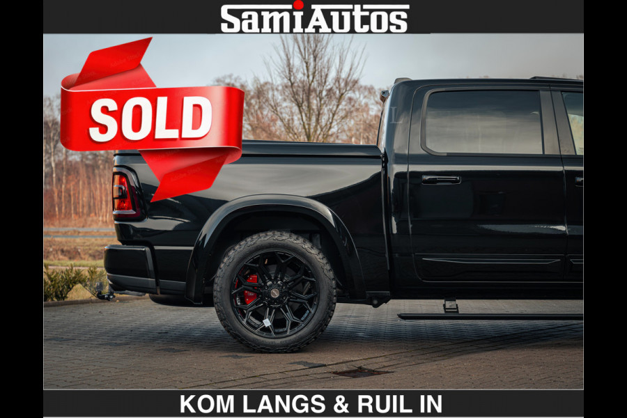 Dodge Ram 1500 Night Premium | Full Option | De Meest Luxe Pick-Up in zijn Klasse | Comfortabele Dubbele Cabine met Royale 5 Zitplaatsen | BPM vrij | Nu Leverbaar uit Voorraad | Voorraad Nr 2200 - 0886 | De specialist in Amerikaanse pick‑ups in Nederland en Europa.