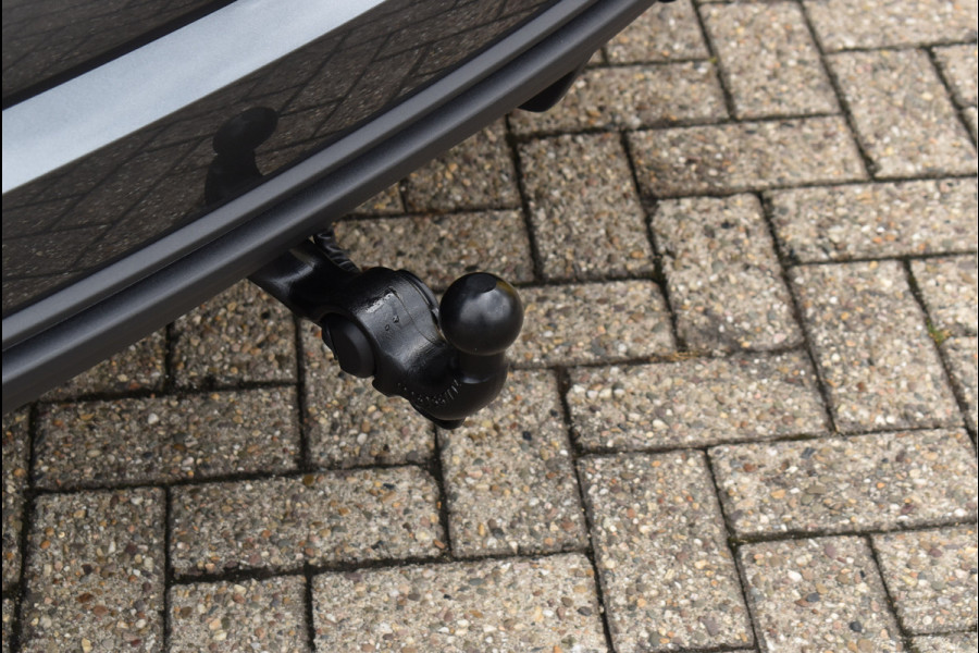Audi Q3 45 TFSI e S-Line 245 Pk SOH 88% Leder/Stof Navi Camera Sfeerverlichting Keyless 20 Inch