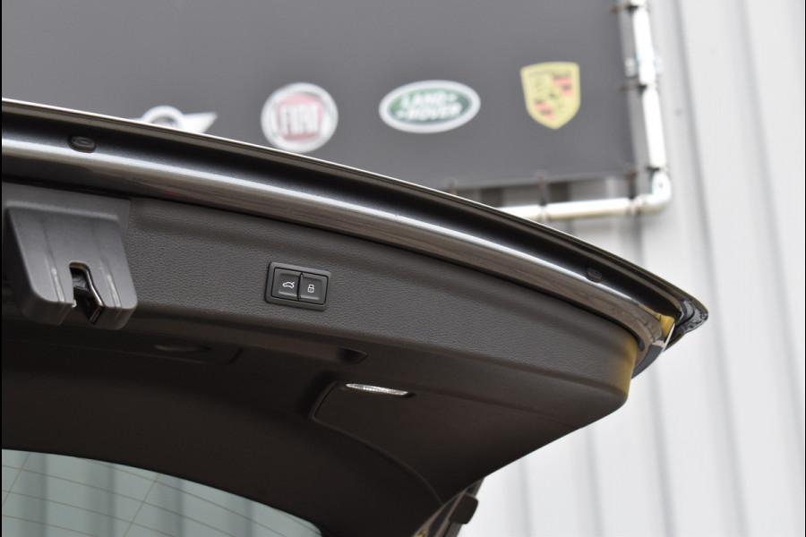 Audi Q3 45 TFSI e S-Line 245 Pk SOH 88% Leder/Stof Navi Camera Sfeerverlichting Keyless 20 Inch