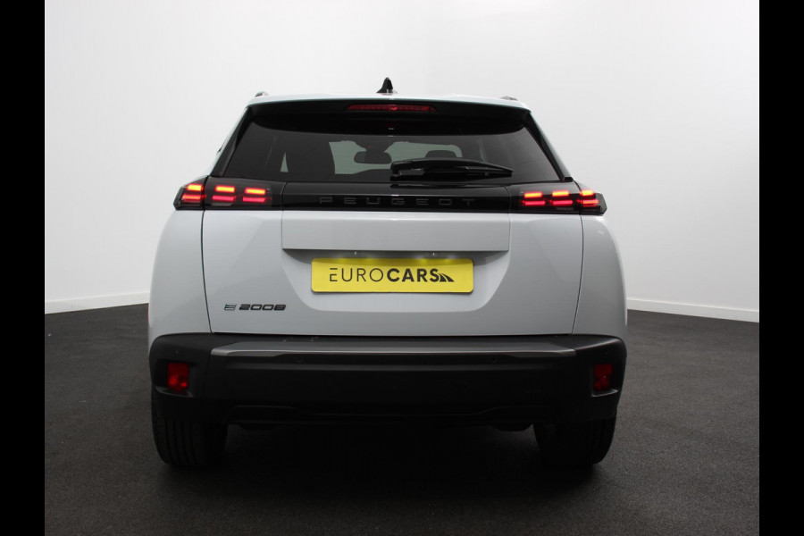Peugeot e-2008 EV Allure Pack 54 kWh Navigatie Apple Carplay/Android Auto Climate Control Parkeer sensoren Lichtmetalen Velgen
