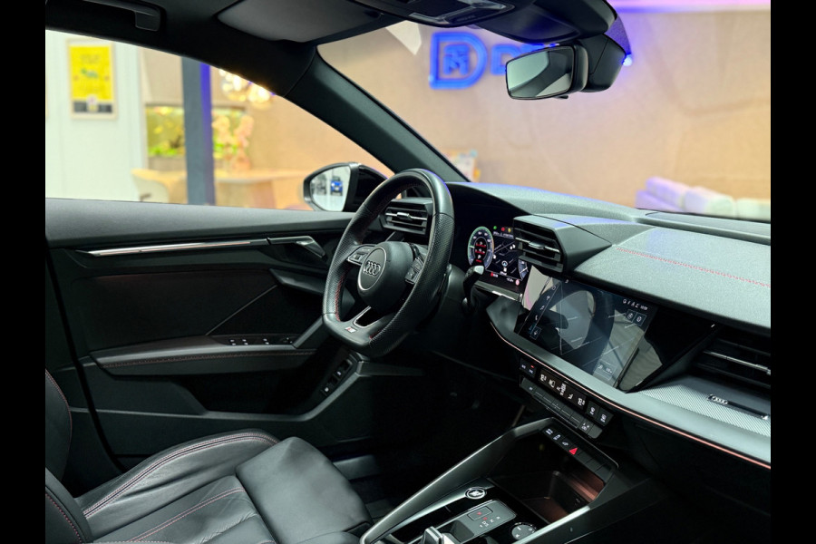 Audi A3 Sportback 45 TFSI e S edition Competition |Pano| 245 PK |B&O| S Stoelen | 18” | Rood Remklauwen | Camera