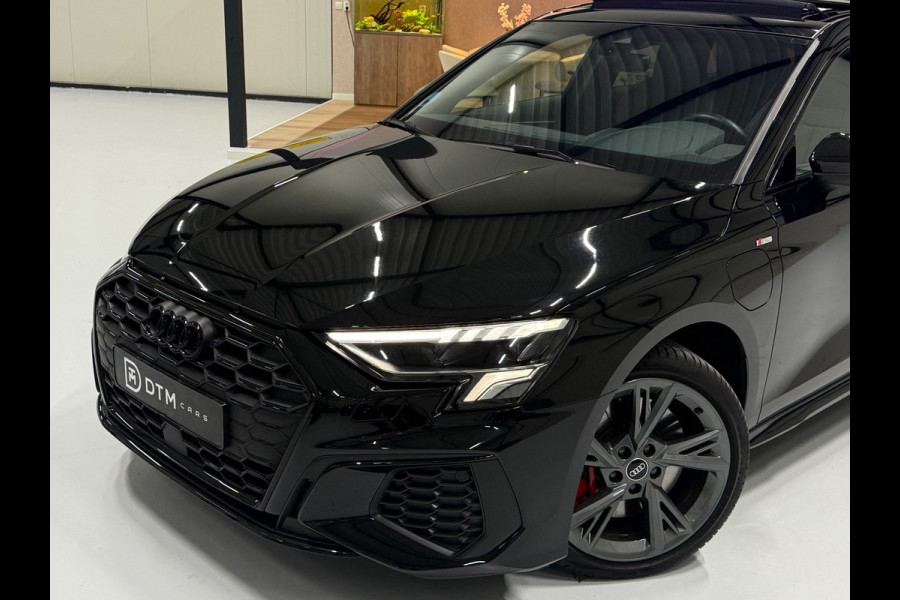 Audi A3 Sportback 45 TFSI e S edition Competition |Pano| 245 PK |B&O| S Stoelen | 18” | Rood Remklauwen | Camera