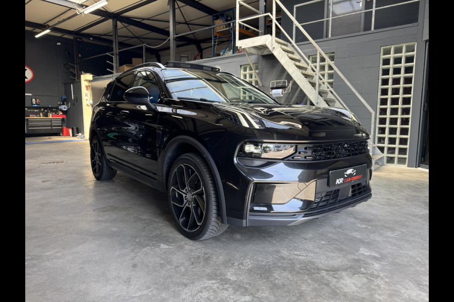 Lynk & Co 01 BLACK PACK BTW-PANO-TREKHAAK-360