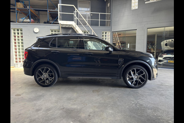 Lynk & Co 01 BLACK PACK BTW-PANO-TREKHAAK-360