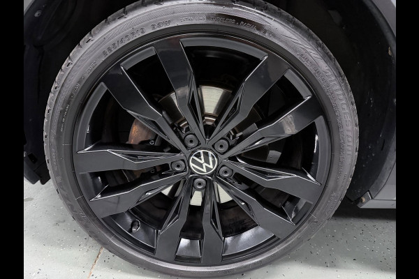 Volkswagen T-Roc 1.5 TSI Sport 2X R-LINE PANO/V-COCKPIT/LED/CAM/ADAPT-CRUISE/DAB/CARPLAY///