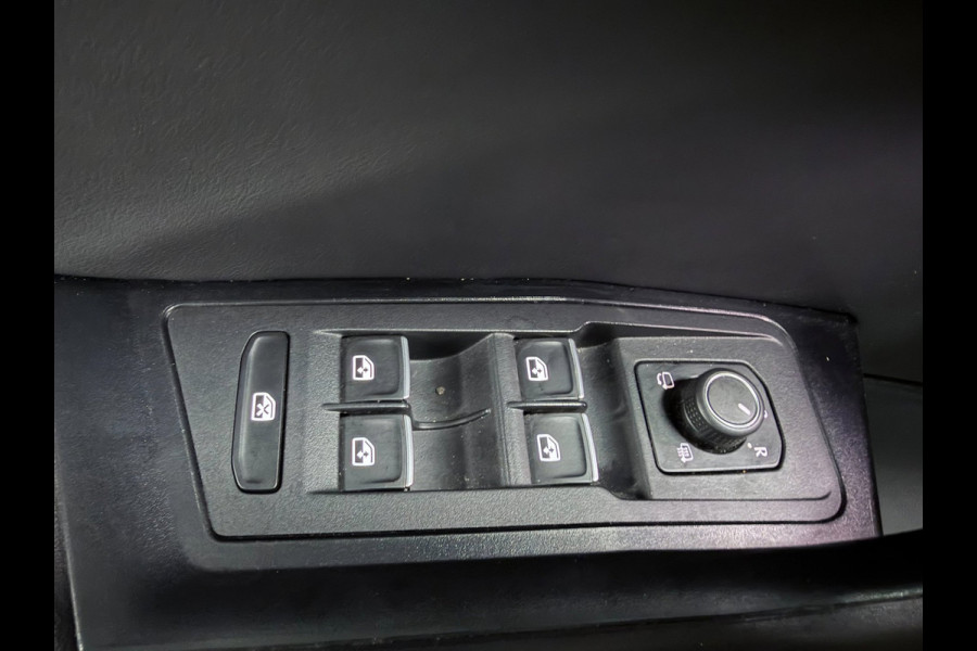 Volkswagen T-Roc 1.5 TSI Sport 2X R-LINE PANO/V-COCKPIT/LED/CAM/ADAPT-CRUISE/DAB/CARPLAY///
