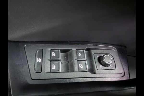 Volkswagen T-Roc 1.5 TSI Sport 2X R-LINE PANO/V-COCKPIT/LED/CAM/ADAPT-CRUISE/DAB/CARPLAY///