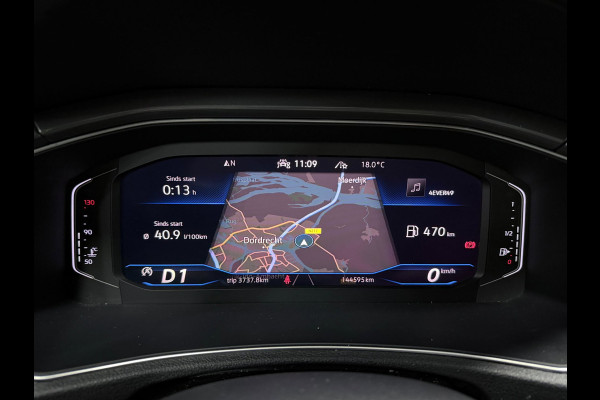 Volkswagen T-Roc 1.5 TSI Sport 2X R-LINE PANO/V-COCKPIT/LED/CAM/ADAPT-CRUISE/DAB/CARPLAY///