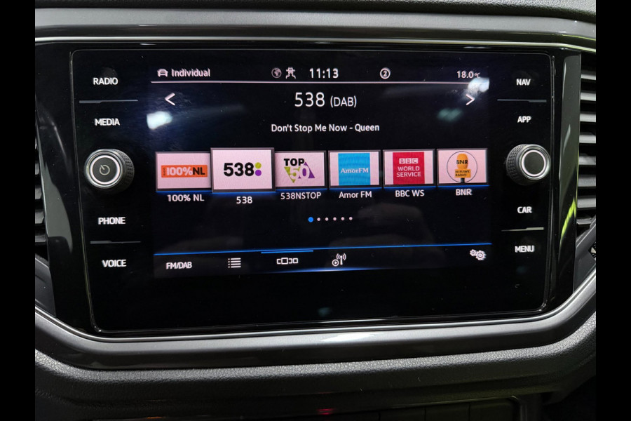 Volkswagen T-Roc 1.5 TSI Sport 2X R-LINE PANO/V-COCKPIT/LED/CAM/ADAPT-CRUISE/DAB/CARPLAY///