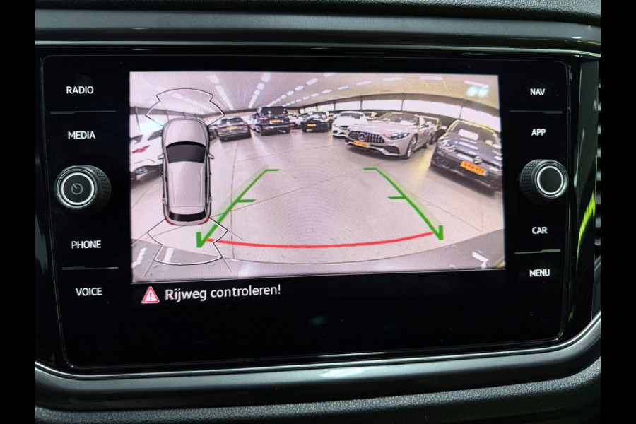 Volkswagen T-Roc 1.5 TSI Sport 2X R-LINE PANO/V-COCKPIT/LED/CAM/ADAPT-CRUISE/DAB/CARPLAY///