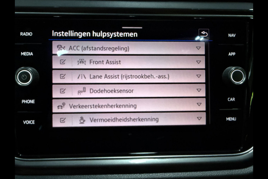 Volkswagen T-Roc 1.5 TSI Sport 2X R-LINE PANO/V-COCKPIT/LED/CAM/ADAPT-CRUISE/DAB/CARPLAY///