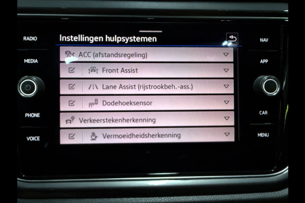 Volkswagen T-Roc 1.5 TSI Sport 2X R-LINE PANO/V-COCKPIT/LED/CAM/ADAPT-CRUISE/DAB/CARPLAY///