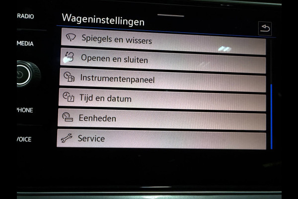 Volkswagen T-Roc 1.5 TSI Sport 2X R-LINE PANO/V-COCKPIT/LED/CAM/ADAPT-CRUISE/DAB/CARPLAY///