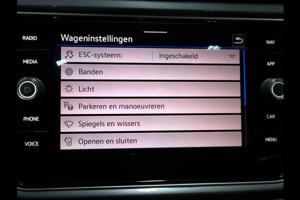 Volkswagen T-Roc 1.5 TSI Sport 2X R-LINE PANO/V-COCKPIT/LED/CAM/ADAPT-CRUISE/DAB/CARPLAY///