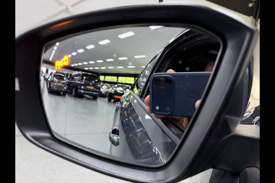 Volkswagen T-Roc 1.5 TSI Sport 2X R-LINE PANO/V-COCKPIT/LED/CAM/ADAPT-CRUISE/DAB/CARPLAY///