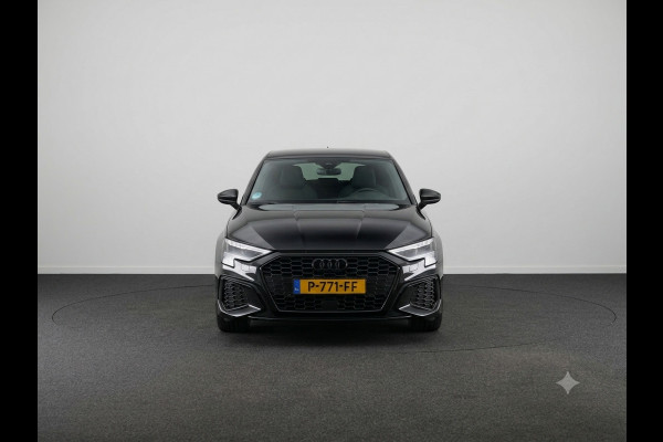 Audi A3 Sportback 30 TFSI S edition 110PK | S-line in & exterieur | Trekhaak | Stoelverwarming |