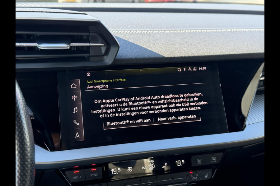 Audi A3 Sportback 30 TFSI S edition 110PK | S-line in & exterieur | Trekhaak | Stoelverwarming |