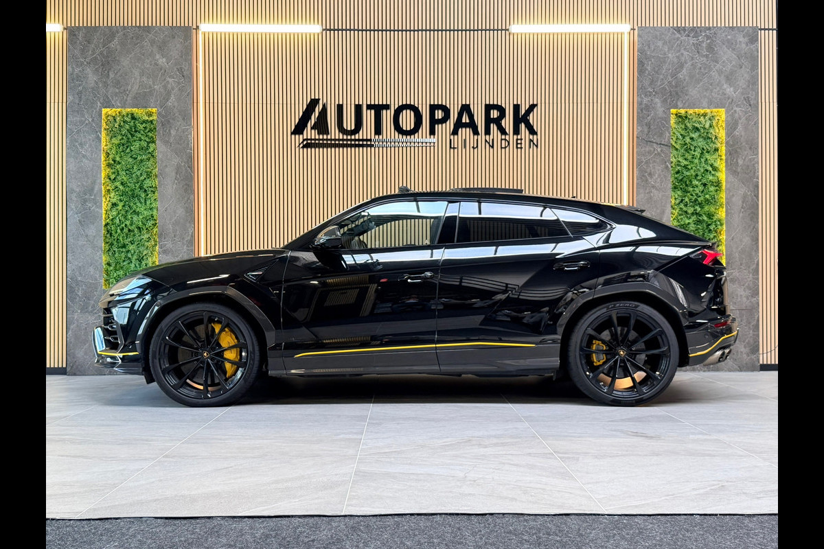 Lamborghini Urus 4.0 V8 |PANO|AKRAPOVIC|B&O|MASSAGE|CERAMIC|HuD|CARBON|SOFTCLOSE|360 CAMERA|GARANTIE 03/2027|23 INCH|650PK|BOMVOL!