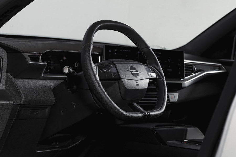 Opel Grandland 1.2 Turbo Hybrid GS | Dig. Cockpit | Adapt. Cruise | Stoel-+Stuurverw. | PDC | Camera | NAV + App. Connect | LM 19" | 3150
