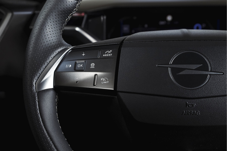 Opel Grandland 1.2 Turbo Hybrid GS | Dig. Cockpit | Adapt. Cruise | Stoel-+Stuurverw. | PDC | Camera | NAV + App. Connect | LM 19" | 3150