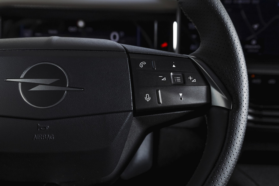 Opel Grandland 1.2 Turbo Hybrid GS | Dig. Cockpit | Adapt. Cruise | Stoel-+Stuurverw. | PDC | Camera | NAV + App. Connect | LM 19" | 9259