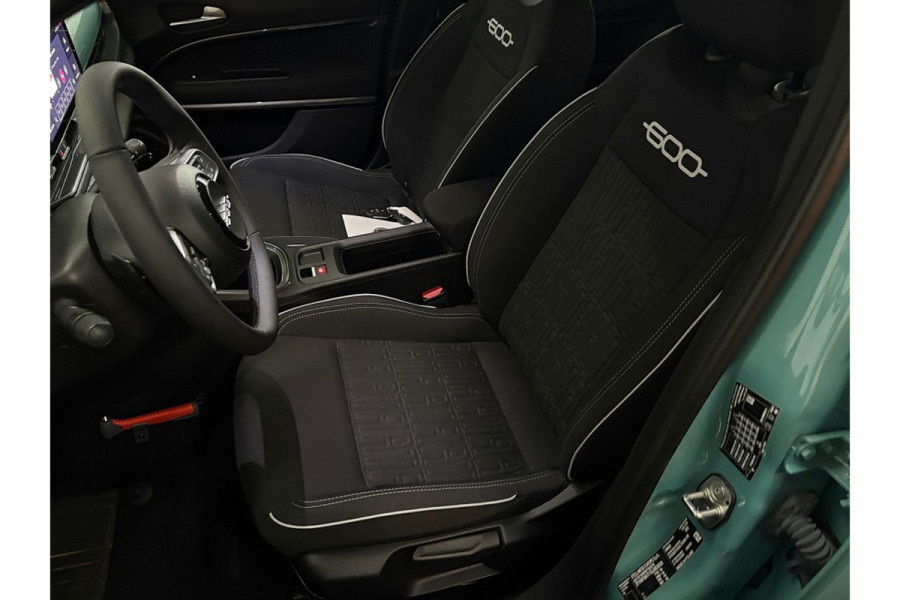 Fiat 600 1.2 Hybrid Urban FULL OPTIONS!!