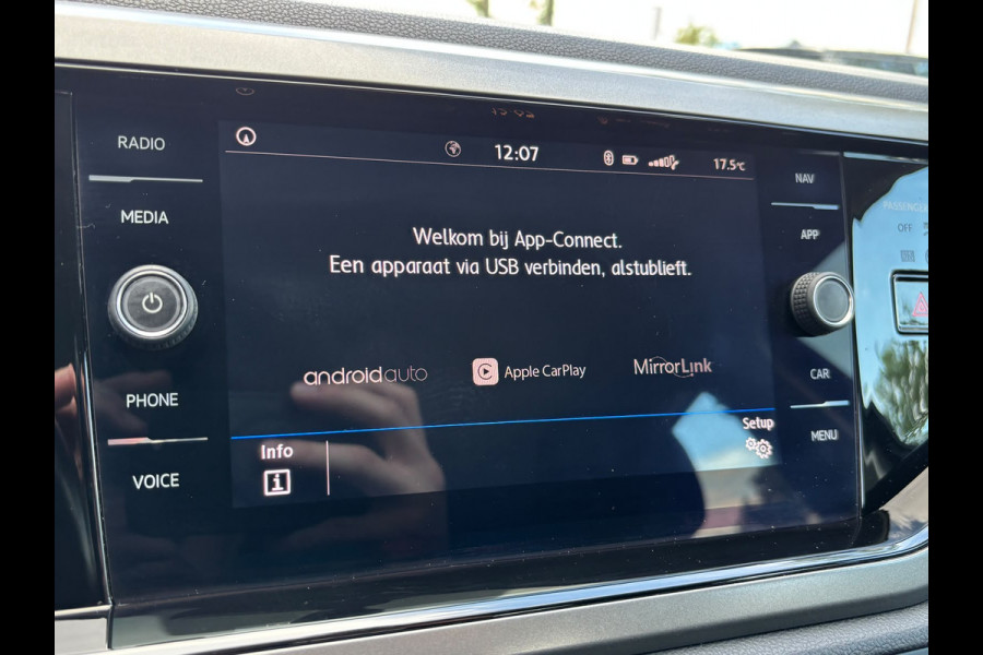 Volkswagen Polo 1.0 Highline | Apple Carplay | Stoelverwarming | Parkeersensoren | Navi
