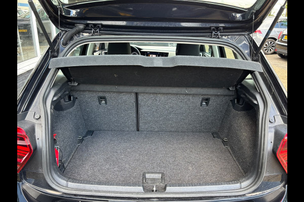 Volkswagen Polo 1.0 Highline | Apple Carplay | Stoelverwarming | Parkeersensoren | Navi