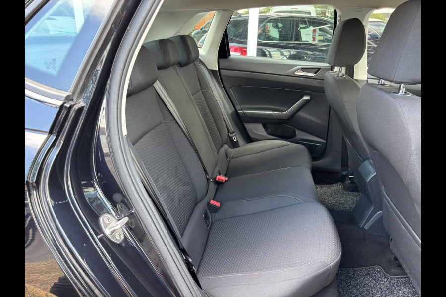 Volkswagen Polo 1.0 Highline | Apple Carplay | Stoelverwarming | Parkeersensoren | Navi