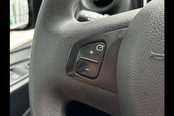 Renault Trafic 2.0 dCi 145 T29 L2H1 Comfort | Trekhaak | 3 Zitplaatsen | Achterruitrij Camera | Bluetooth