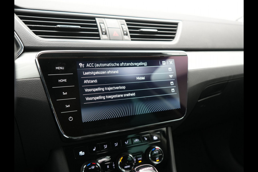 Škoda Superb Combi 1.4 TSI iV Business Edition PHEV 218pk Dealer O.H. | Adaptive Cruise | Camera | Stoelen Verwarmd | Apple Carplay | Navigatie | Crystal LED | DAB | Plug In Hybrid |